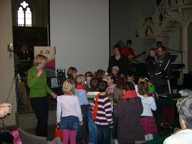 Kigo_Kinder beim Tauferinnerungs-Gottesdienst